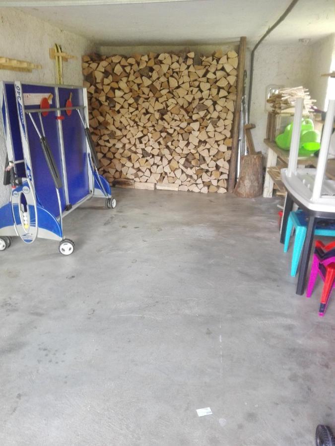 Gite 13 personnes- 7 pièces - wifi - ménage compris - 2 kms du lac des corbeaux - proche pistes navette hivernale à moins de 100m - par aventure le bol d'air à 250m La Bresse Exterior foto