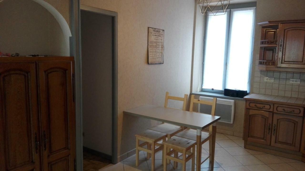 Gite 13 personnes- 7 pièces - wifi - ménage compris - 2 kms du lac des corbeaux - proche pistes navette hivernale à moins de 100m - par aventure le bol d'air à 250m La Bresse Exterior foto