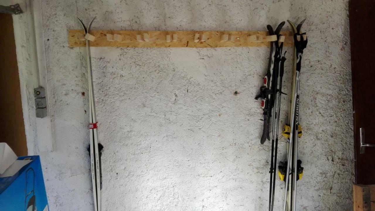 Gite 13 personnes- 7 pièces - wifi - ménage compris - 2 kms du lac des corbeaux - proche pistes navette hivernale à moins de 100m - par aventure le bol d'air à 250m La Bresse Exterior foto